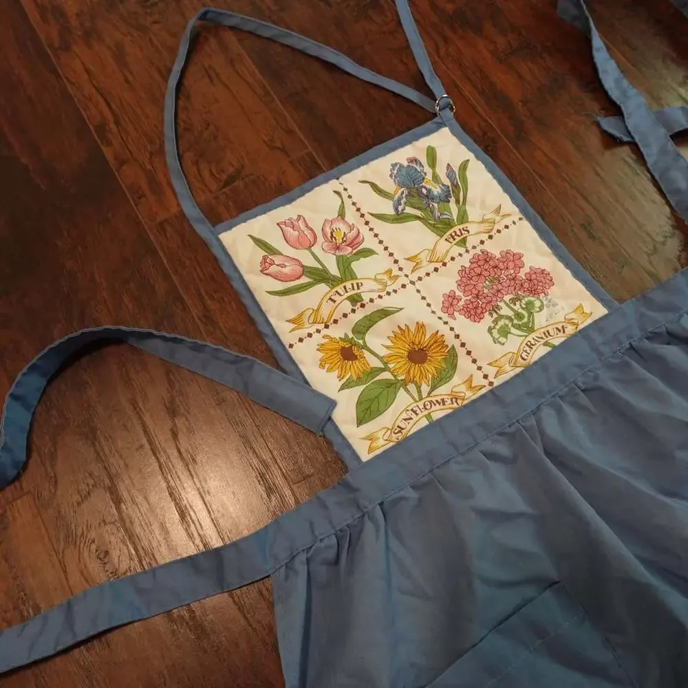 VTG ‘86 Blue Floral Apron with Ruffle Hem and Front Pocket